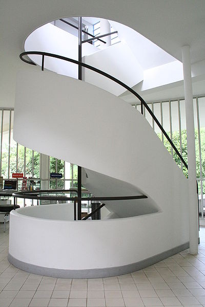 7.400px-Villa_Savoye_escalier.jpg