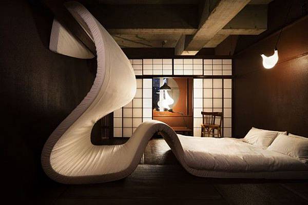 9-mattress-room-llove-hotel-tokyo
