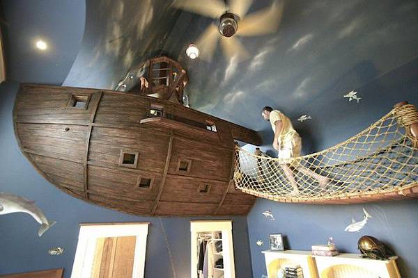 10-pirate-ship-bedroom