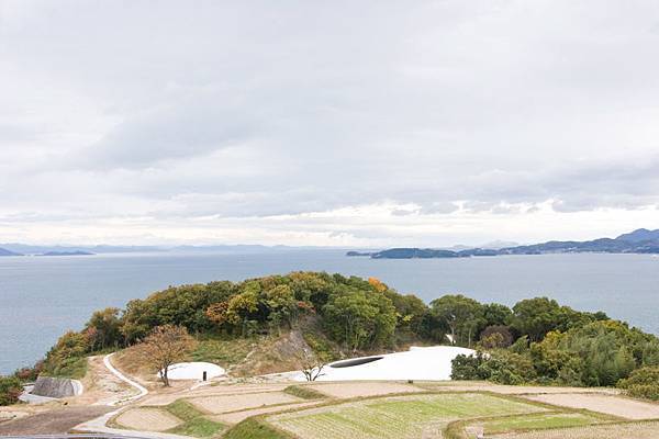 豐島美術館(Teshima Art Museum)