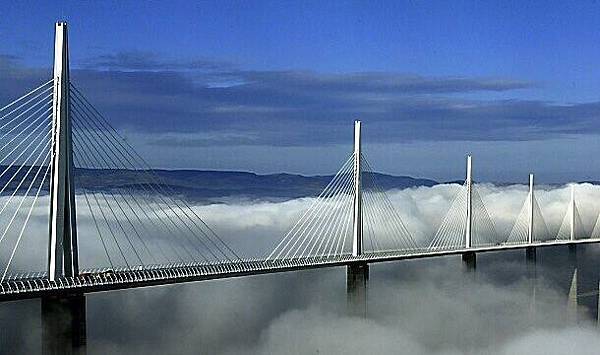 millau-viaduct-1