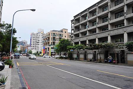 14 附近街景.JPG