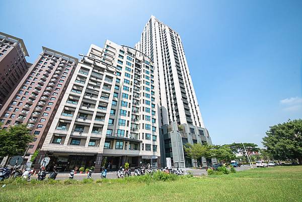 賀成交｜鼓山區｜R13凹仔底捷運｜麗緻新都三房車位｜已成交紀