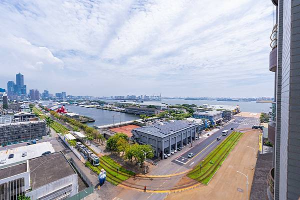 賀成交｜鹽埕區｜港灣首景｜海揚七賢｜三房平車｜專約成交 賴啟