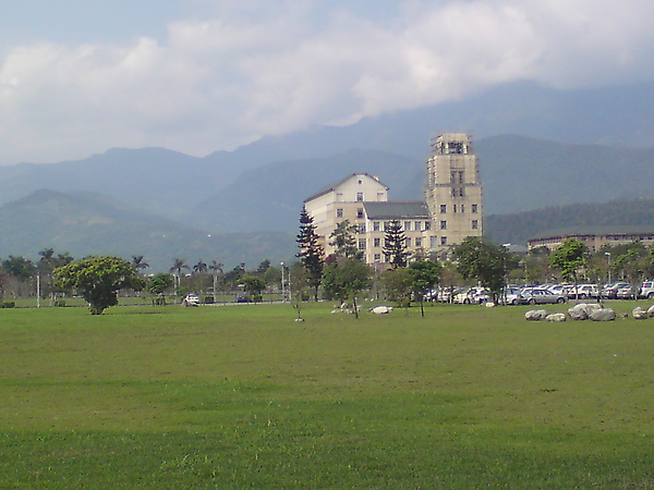 佔地大到有大草坪