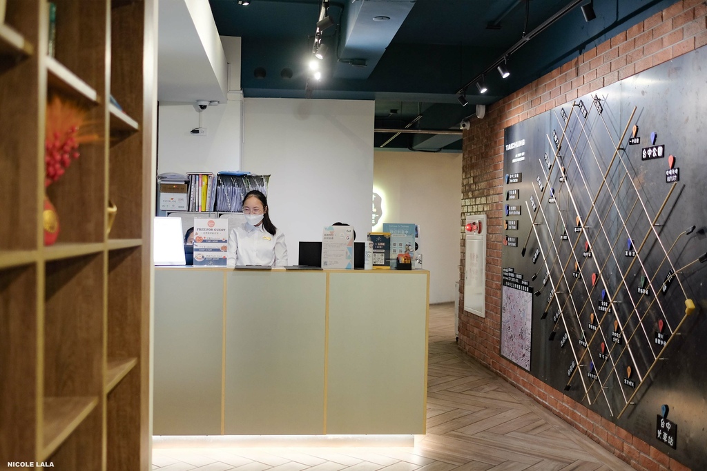【台中火车站住宿】ＣP值高高的文青旅店。住宿按摩一次拥有｜台