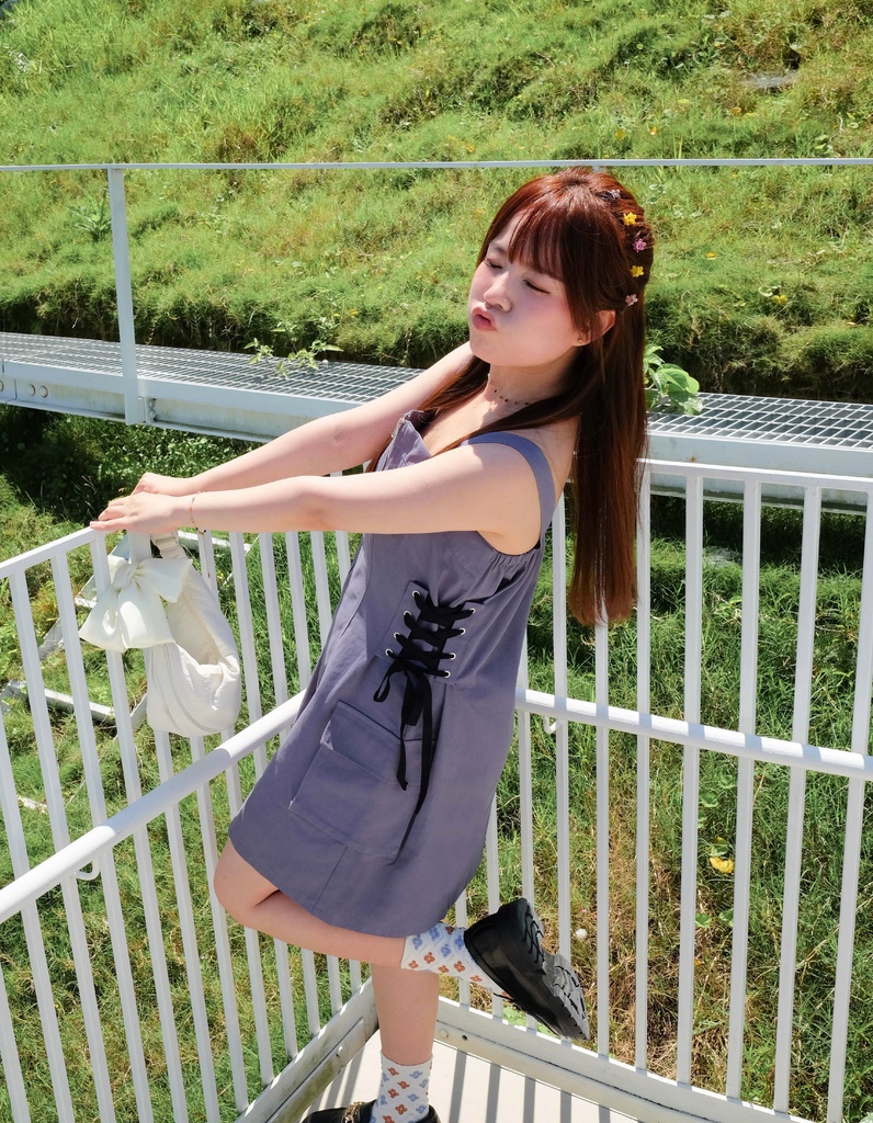 ehole質感穿搭｜夏日時髦女孩。率性甜美的灰藍色系♥