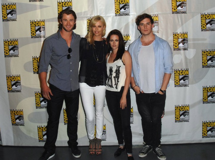 SWATH-Cast-at-Comic-Con-3-snow-white-and-the-huntsman-24683878-842-626.jpg