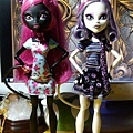 Catty Noir & Catrine DeMew