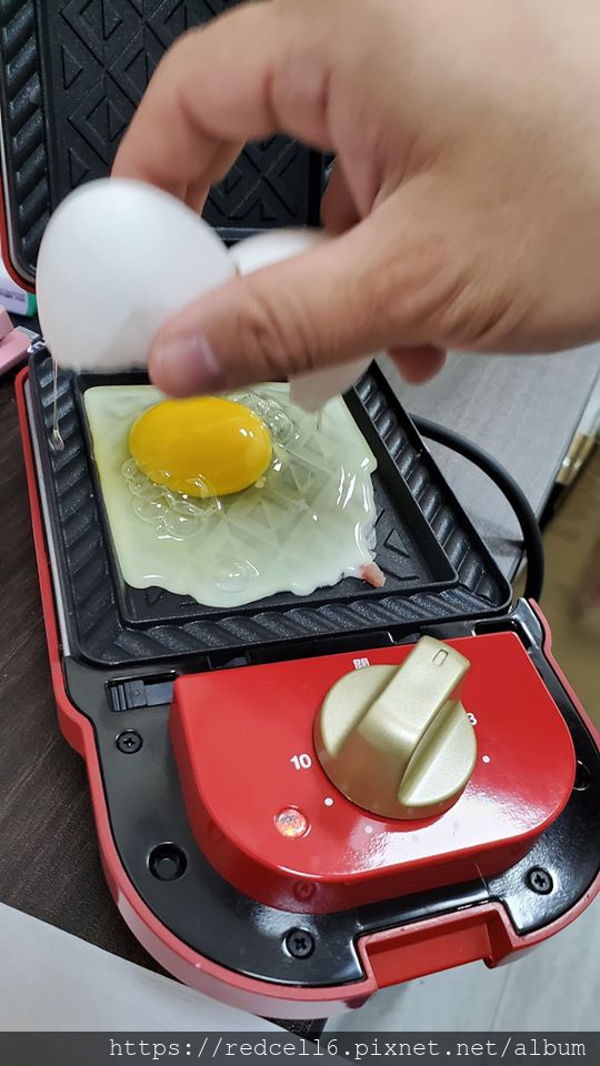 群光電子代理 方便好用的日本bruno熱壓三明治鬆餅機 小布熱壓三明治機 體驗心得分享 雪風瑞兮 Redcell6 終日不歇