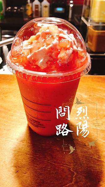 STARBUCKS星巴克萬聖節限定粉紅魔女星冰樂