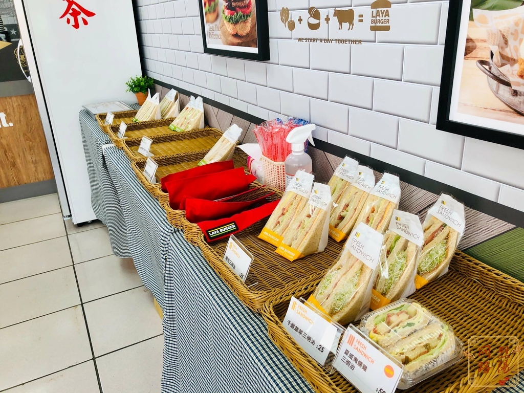 花蓮美食 拉亞漢堡忠義三店 花蓮美崙美食 菜單 烈陽問路 (25).jpg