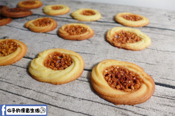 烤箱食譜 超涮嘴杏仁蜂蜜焦糖餅乾 自己做過年手工零嘴 不用電動打蛋器 G子的漫畫生活 痞客邦