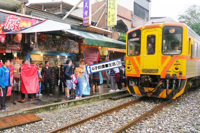 G子X哈旅行 台北包車一日遊.十分老街火車鐵軌 平溪放天燈.