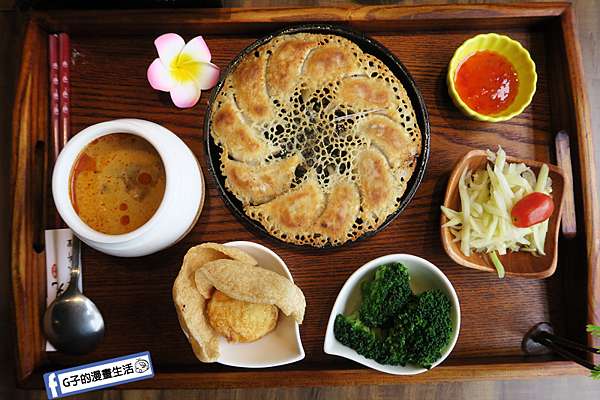 台北大直 老椰兄新泰式料理 輕鬆吃個人定食 居然有泰式鴛鴦鍋 香辣打拋豬冰花煎餃 Att 4 Recharge百貨 劍南路站