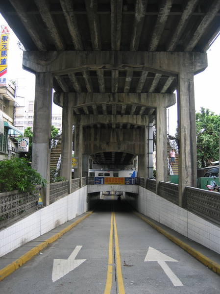 東大陸橋