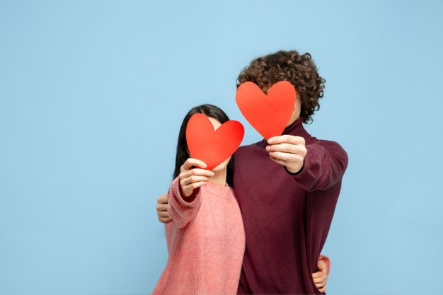 beautiful-couple-love-blue-studio-wall_155003-26230.jpg