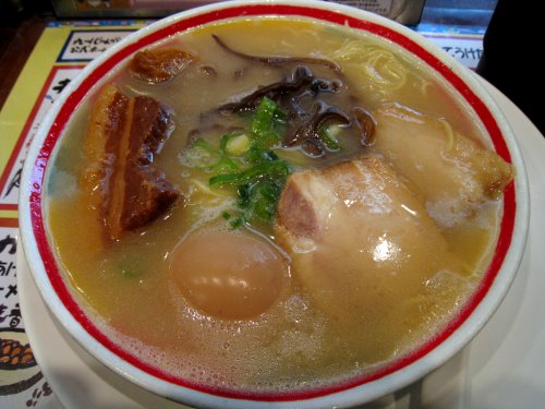 午餐－dear的豚骨拉麵@神宮附近相當著名的「九州じゃんがら」拉麵店