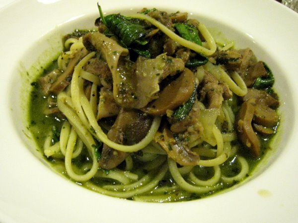 蘿勒橄欖油佐羊肋排肉與義大利菌菇義大利麵-2