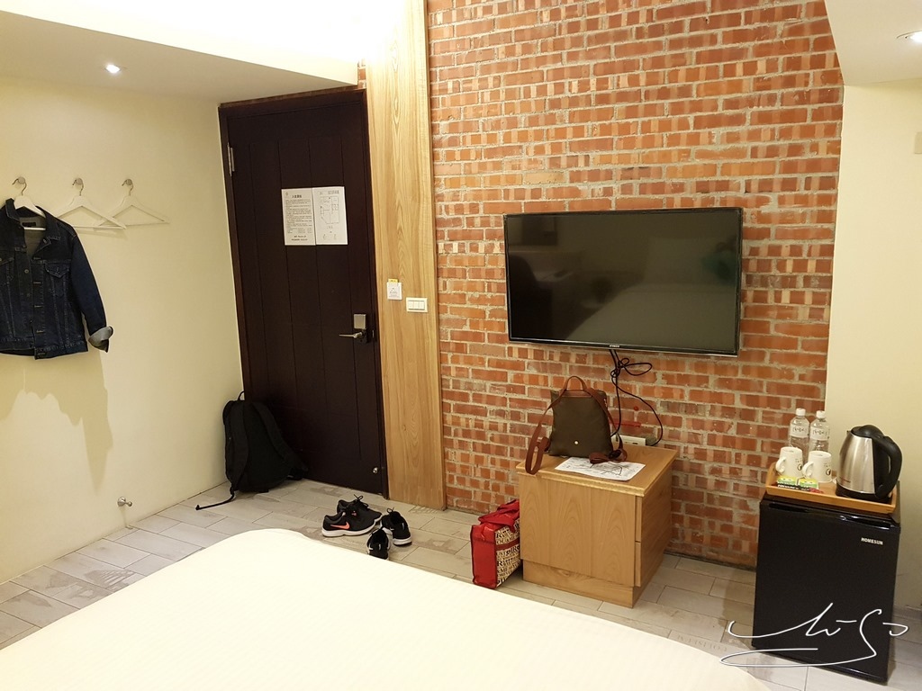 台南住宿 花水木文旅 乾淨簡約文青風 台南安平區住宿推薦 安平老街步行2分鐘 專業噗嚨共miso吃走 痞客邦
