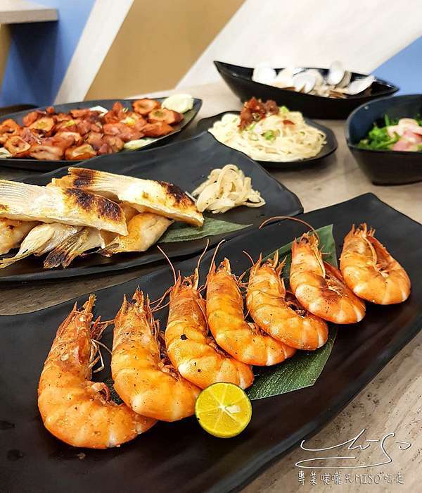 新北永和 大船 百元海鮮燒烤 樂華夜市必吃美食 新鮮海鮮這裡吃 肥美白蝦蛤蠣好吃到讓你欲罷不能 100 回頭率 專業噗嚨共miso吃走 新北永和 大船 百元海鮮燒烤 樂華夜市必吃美食 新鮮海鮮這裡吃 肥美白蝦蛤蠣好吃到讓你欲罷不能 100 回頭率 專業噗嚨共miso吃走