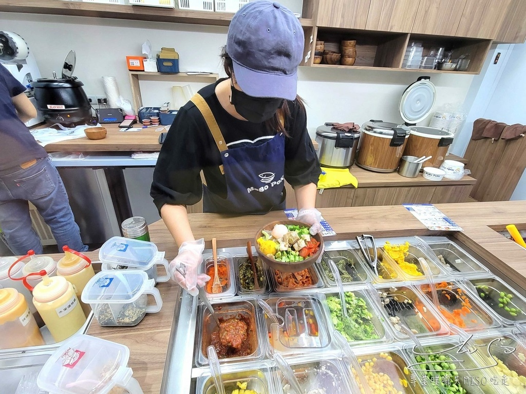 MABO POKE夏威夷沙拉拌飯永安店 好吃沙拉 永安市場美食 中永和美食專業噗嚨共MISO吃走 (11).jpg