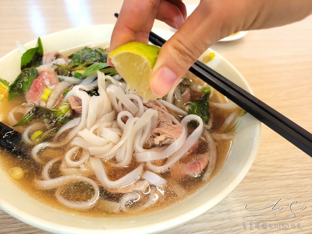 霜 越南河粉 忠孝復興美食 東區美食 SOGO午餐 忠孝復興午餐 專業噗嚨共MISO吃走 (8).jpg