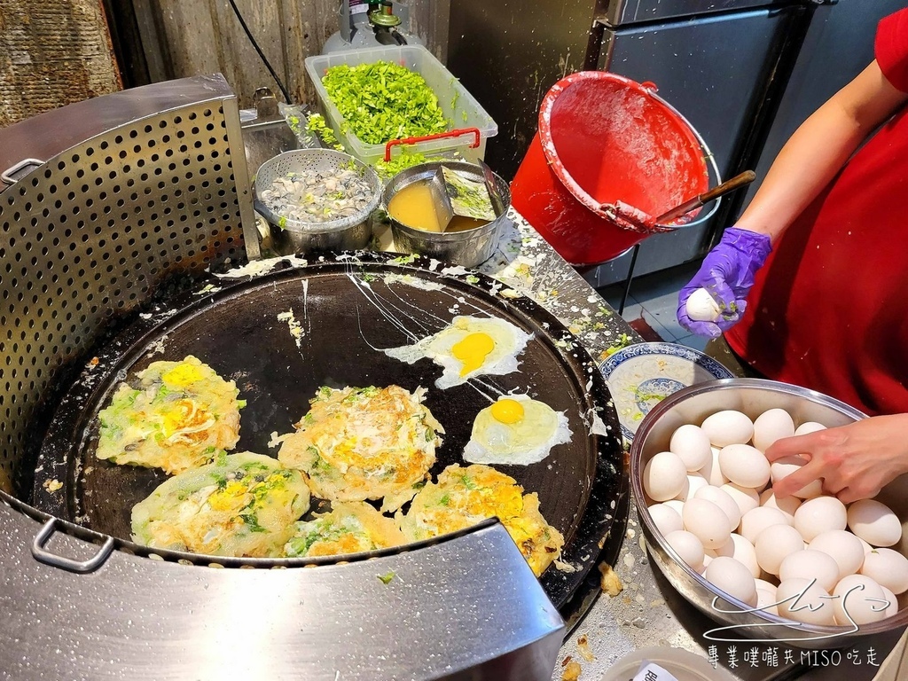 桃園夜市蚵仔煎 嘉義順蚵仔煎生炒花枝焿 桃園夜市必吃 專業噗嚨共MISO吃走 (3).jpg