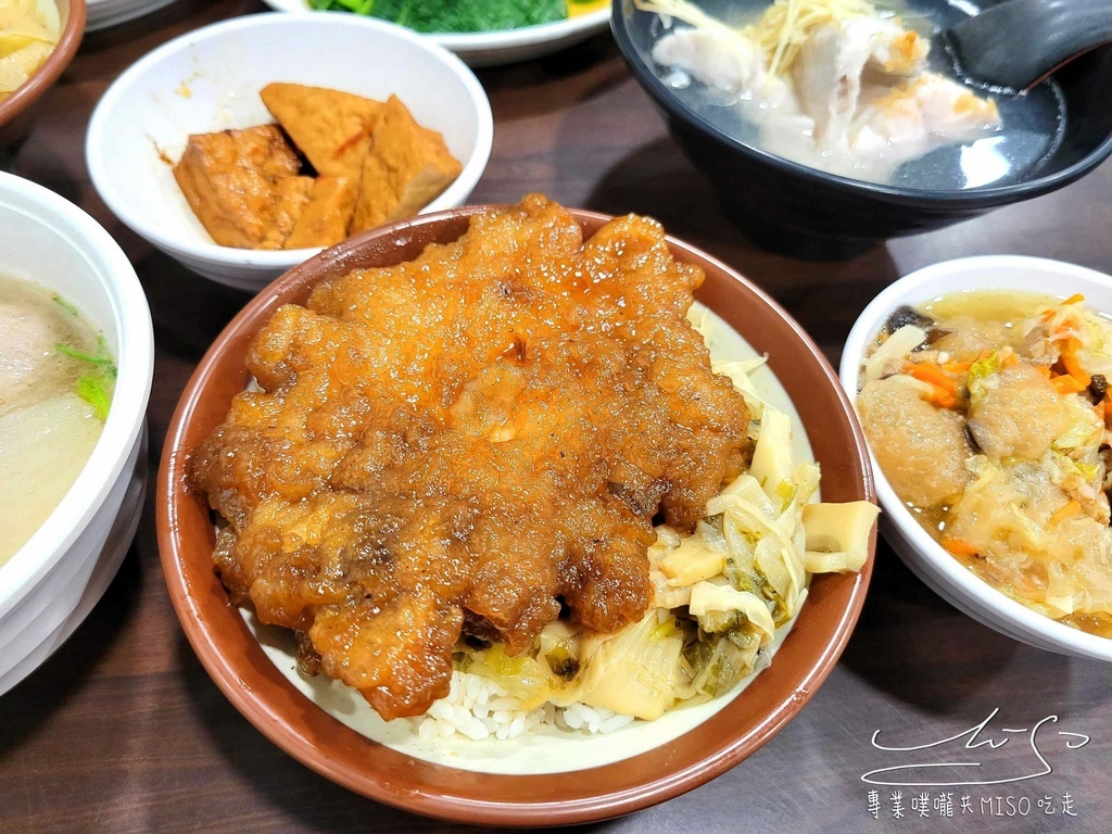 阿鴻知高飯鱸魚湯 華西街夜市美食 梧州街觀光夜市美食 艋舺夜市美食 廣州街夜市美食 萬華魯肉飯 萬華美食 龍山寺美食 專業噗嚨共MISO吃走 (16).jpg