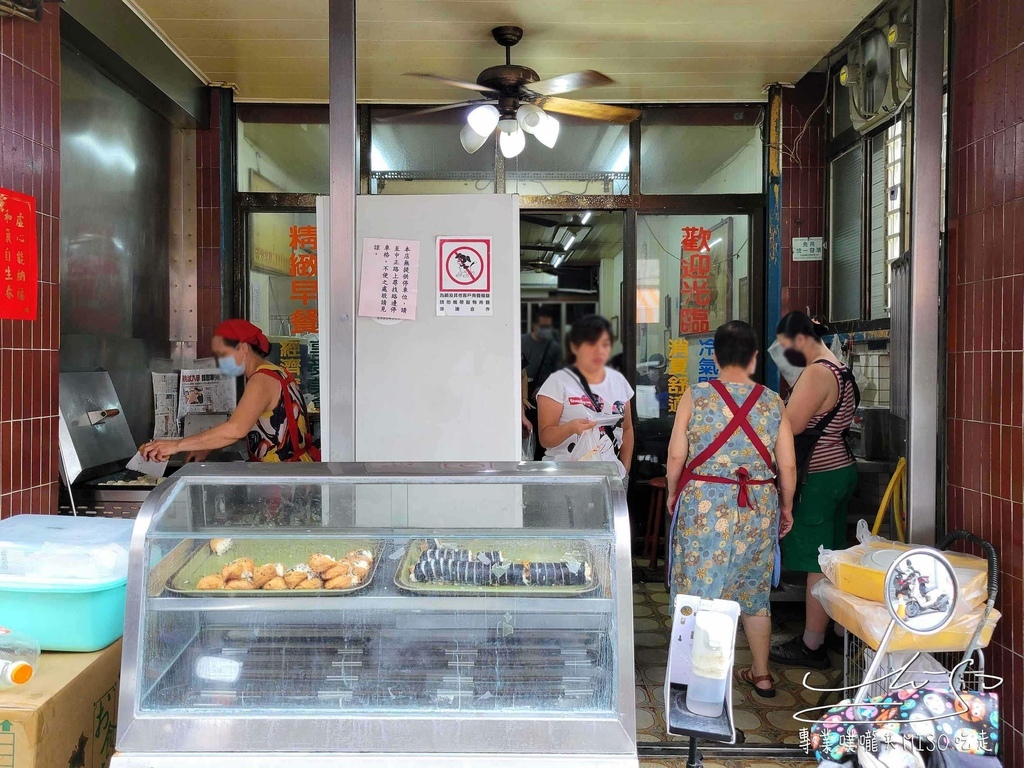 怡味餐店 花蓮美食 花蓮必吃 花蓮早餐推薦 脆皮炸蛋餅 專業噗嚨共MISO吃走 (2).jpg