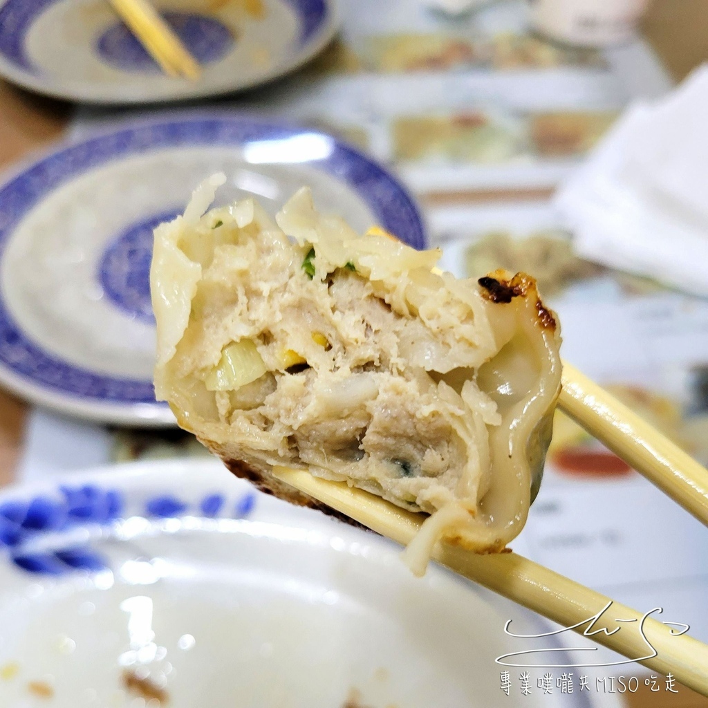 怡味餐店 花蓮美食 花蓮必吃 花蓮早餐推薦 脆皮炸蛋餅 專業噗嚨共MISO吃走 (17).jpg