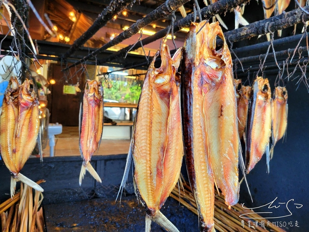 升火伊娜現烤飛魚 伊娜飛魚 花蓮美食 花蓮豐濱美食 專業噗嚨共MISO吃走 (11).jpg