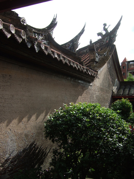 國家二級古蹟淡水鄞山寺