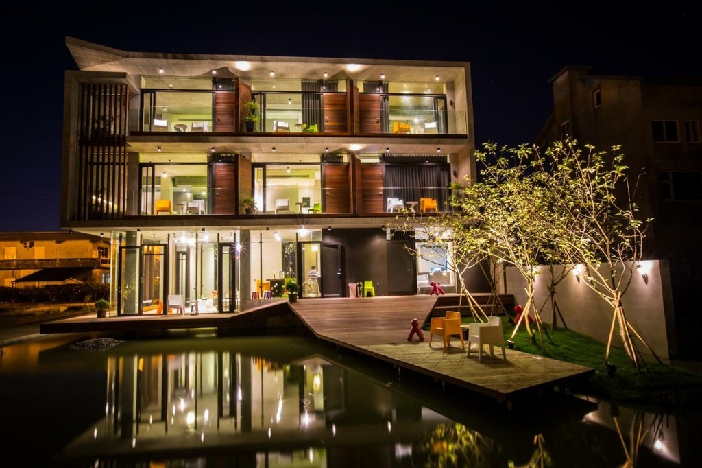 民宿外觀(晚上).jpeg 民宿外觀(晚上).jpeg