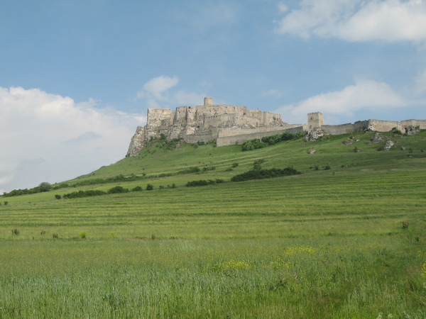 IMG_0098 遠望Spissky hrad.JPG