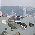 進站中的列車