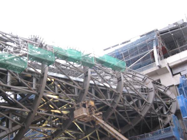 三重站機場捷運聯通道