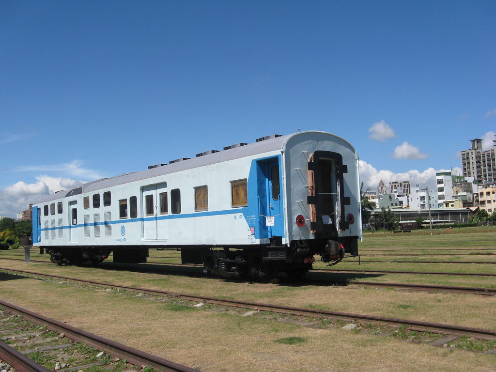 45PBK32952 莒光號電源行李車