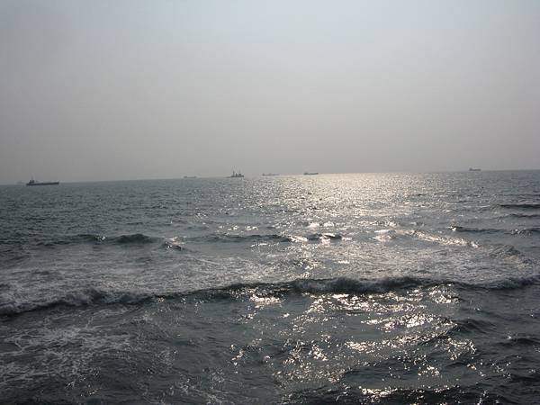 星空隧道一側望向外海