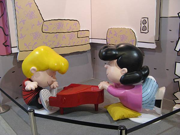 走進花生漫畫 Snoopy 65 週年巡迴特展高雄首站 / Lucy and Schroeder