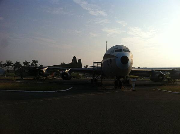 空軍軍史館旁軍機展示場