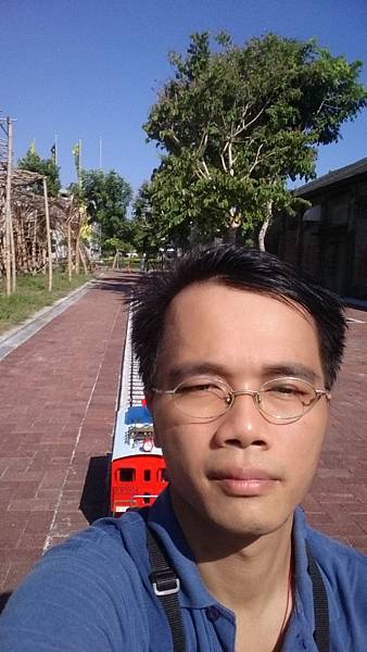 駁二小火車上自拍