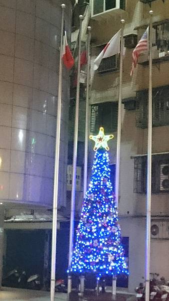 20151207 Xmas Tree #10: 新莊客旅前