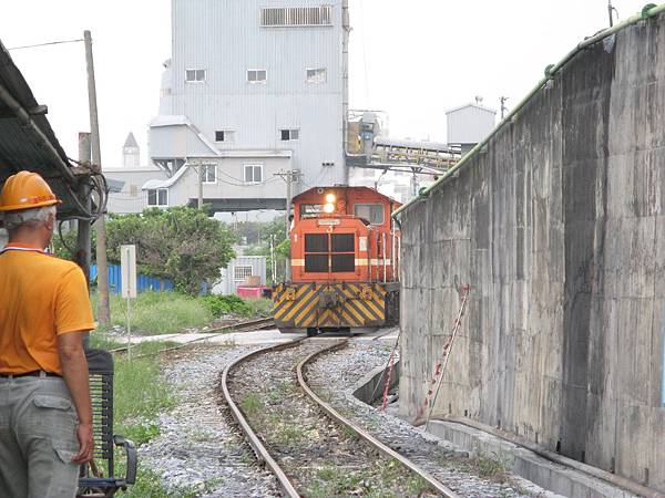 附近的貨運列車