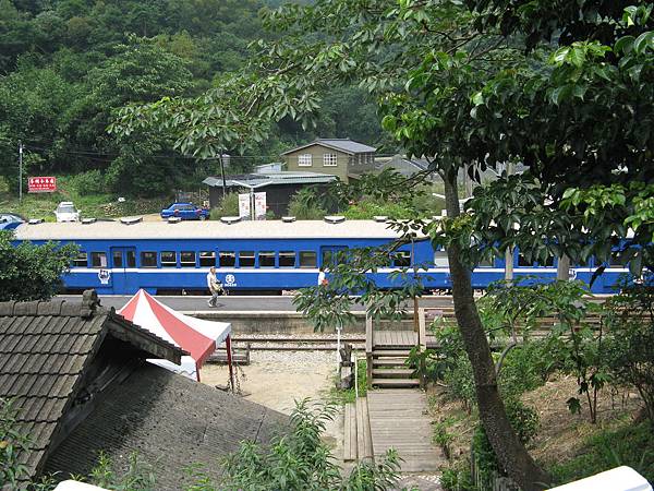 遠眺普通車