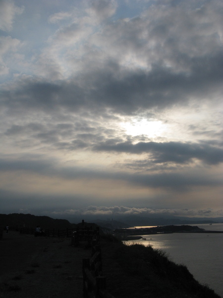 烏雲遮日