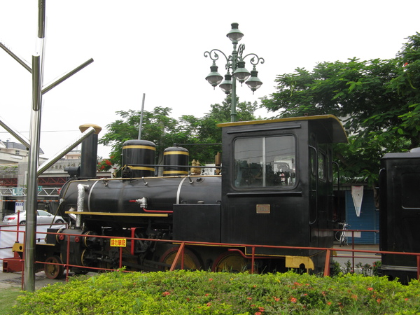 集集車站外的蒸氣旅遊列車2