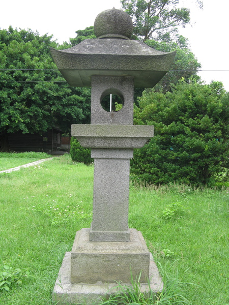 石燈籠 2