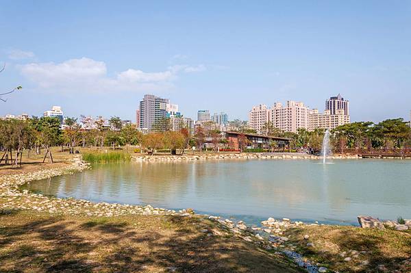 綠意盎然的凹子底公園，是一塊占地廣闊的都市綠地