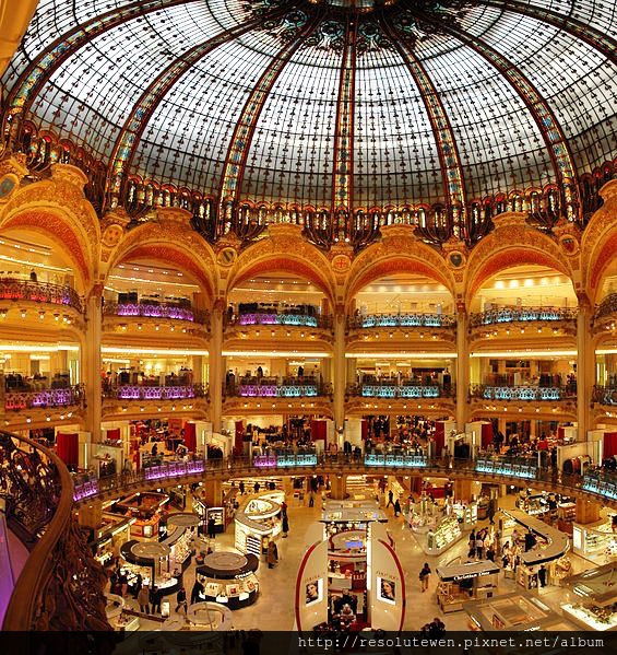 565px-Paris_Lafayette_inside.jpg